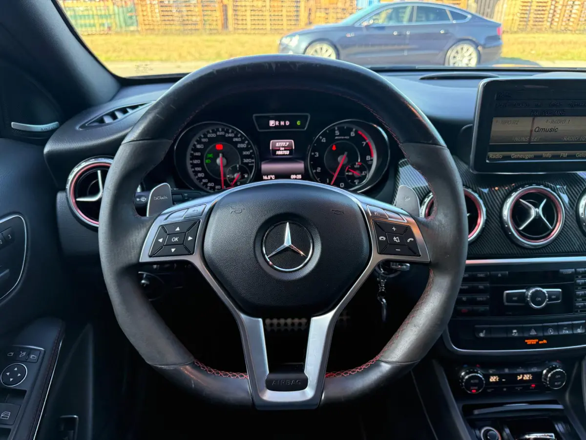 AMG 45 4MATIC | PANO | XENON | CRUISE | CAMERA | MEMORY | NAVI | LMV | HARMAN KARDON |