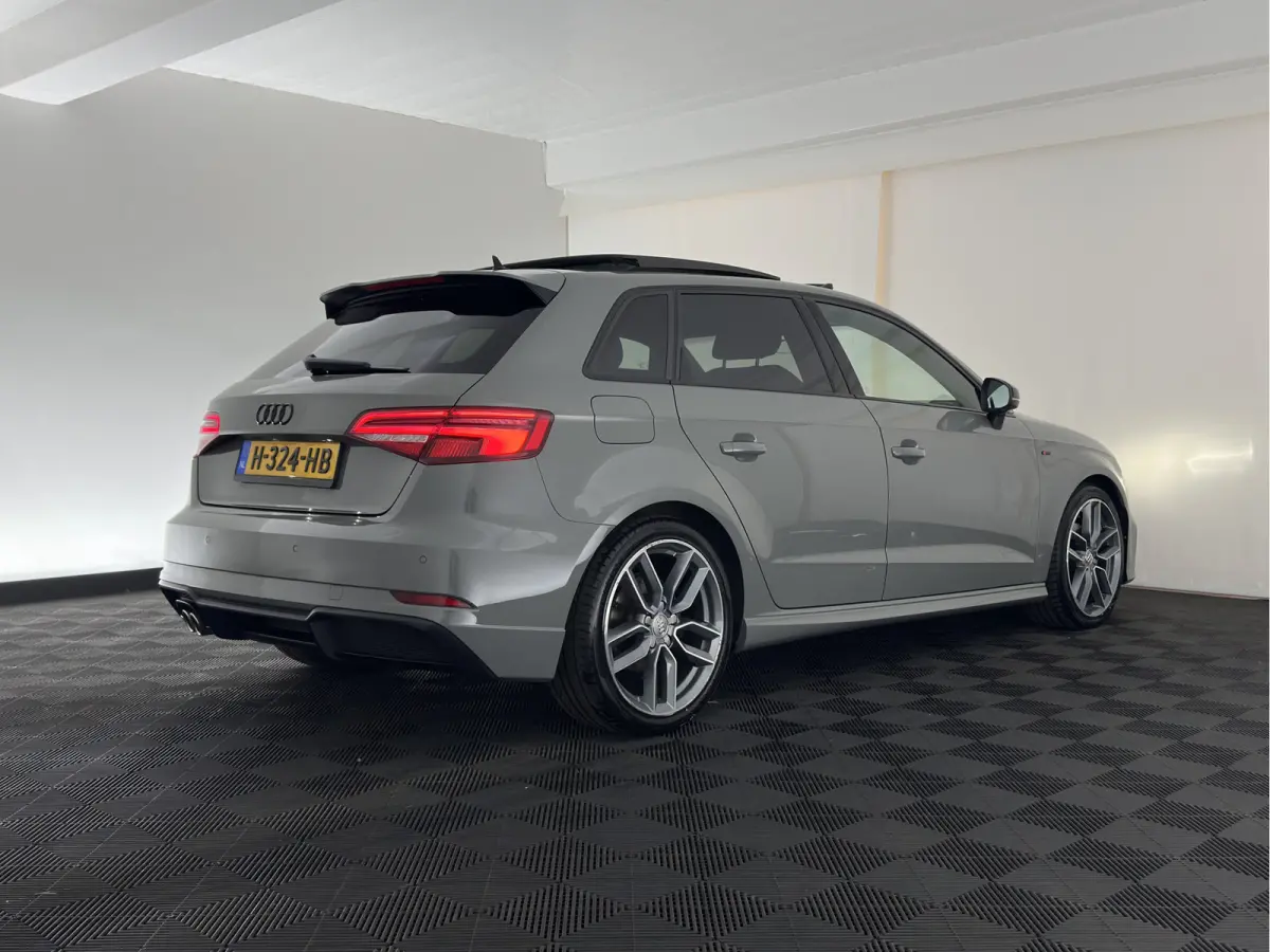 35 TFSI S-Line Edition MHEV Aut. *PANO | LEATHER-FABRIC | LED-LIGHTS | DIGI-COCKPIT | NAVI-FULLMAP | HEATED-SPORTSEATS | PRIVACY-GLASS | ECC | PDC | CRUISE | 18''ALU*