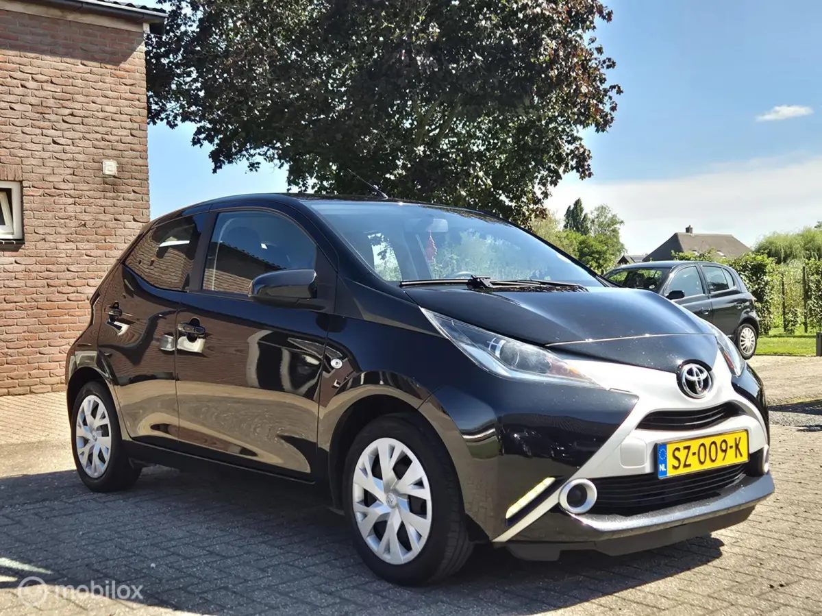 1.0 VVT-i x-cite I Automaat I Trekhaak I Camera I Cruise