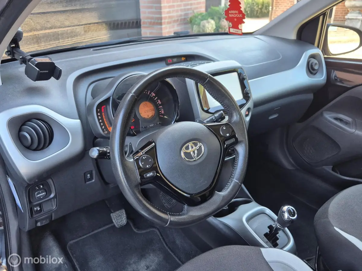1.0 VVT-i x-cite I Automaat I Trekhaak I Camera I Cruise