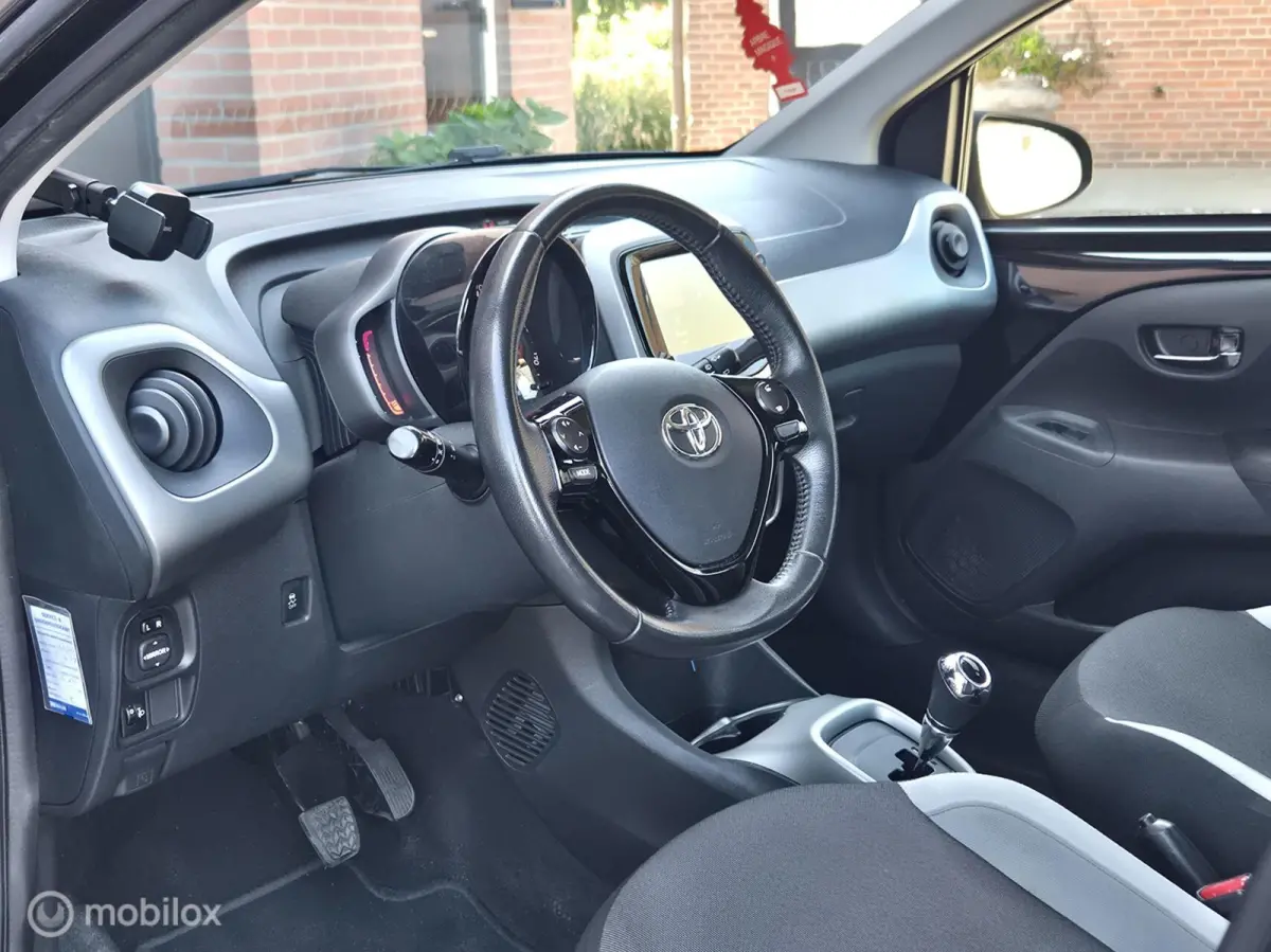 1.0 VVT-i x-cite I Automaat I Trekhaak I Camera I Cruise