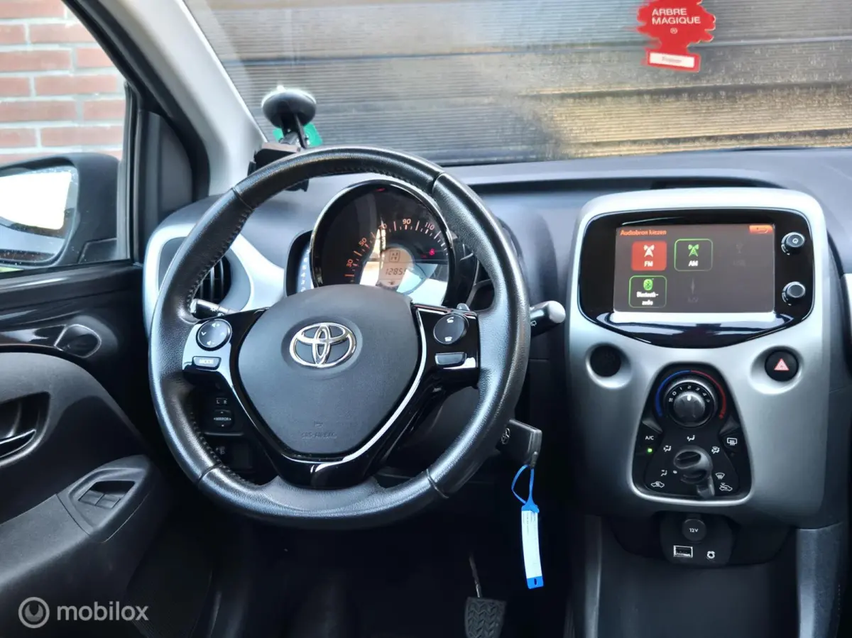 1.0 VVT-i x-cite I Automaat I Trekhaak I Camera I Cruise
