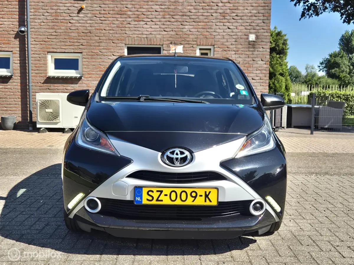 1.0 VVT-i x-cite I Automaat I Trekhaak I Camera I Cruise