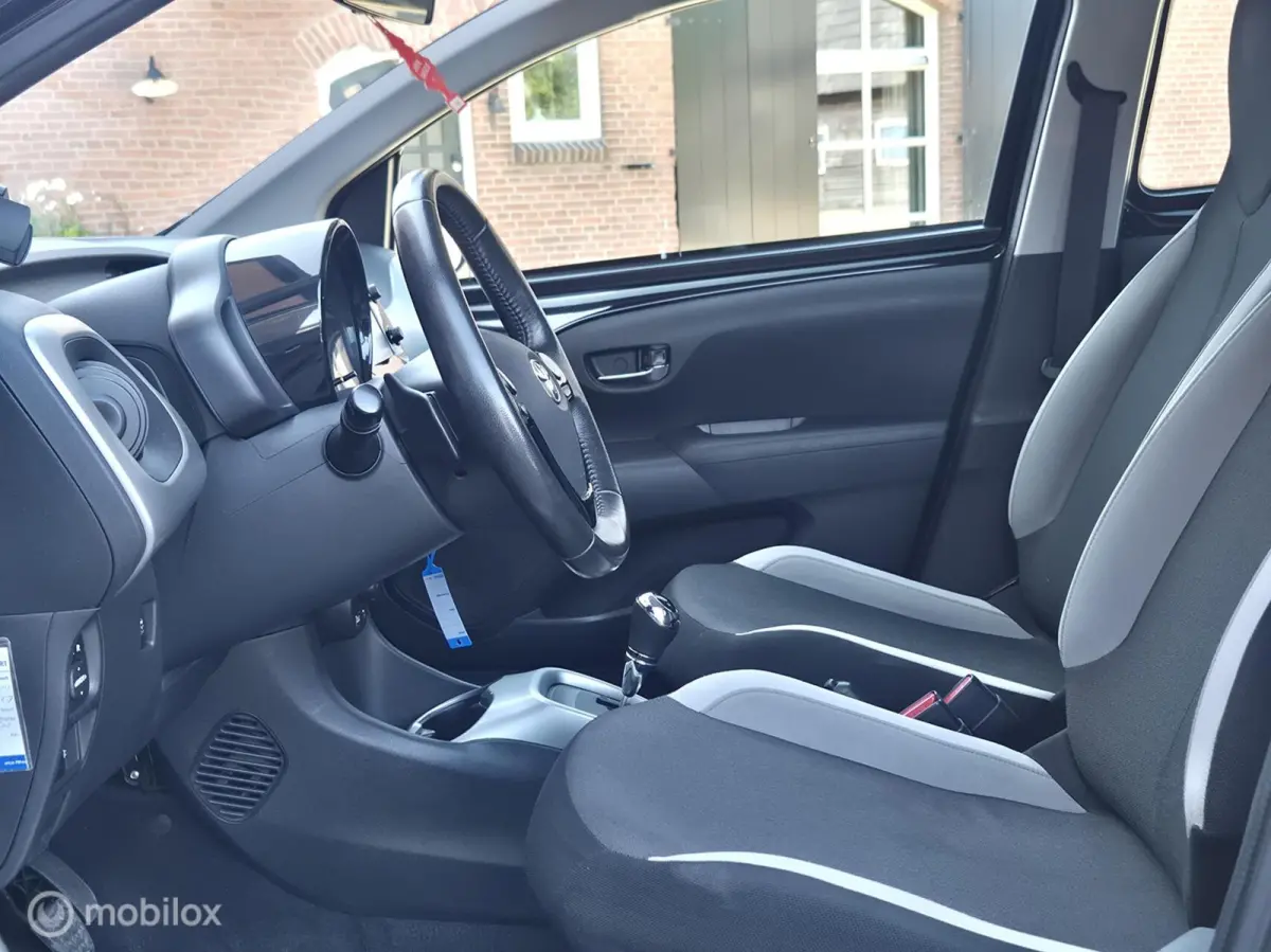 1.0 VVT-i x-cite I Automaat I Trekhaak I Camera I Cruise