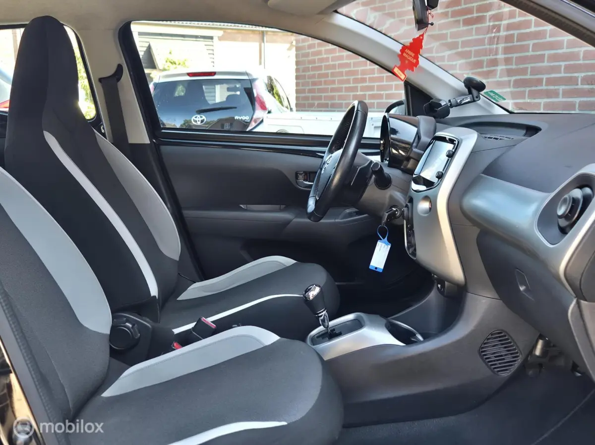 1.0 VVT-i x-cite I Automaat I Trekhaak I Camera I Cruise
