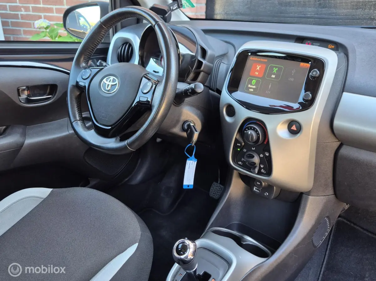 1.0 VVT-i x-cite I Automaat I Trekhaak I Camera I Cruise