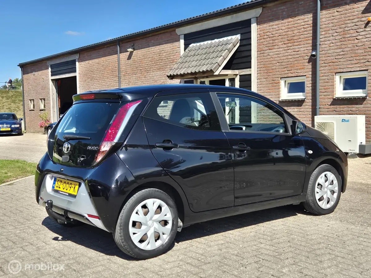 1.0 VVT-i x-cite I Automaat I Trekhaak I Camera I Cruise