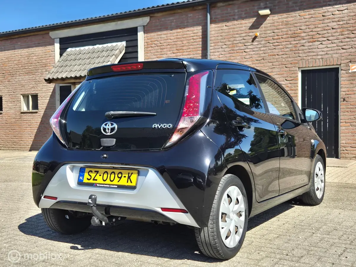 1.0 VVT-i x-cite I Automaat I Trekhaak I Camera I Cruise