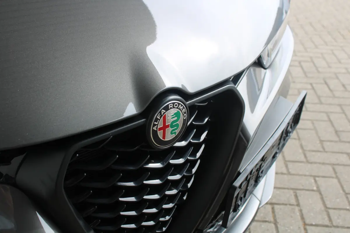 1.5T Hybrid Veloce | Lederen bekleding | Adaptieve cruise control | Stoelventilatie voor | Matrix LED |
