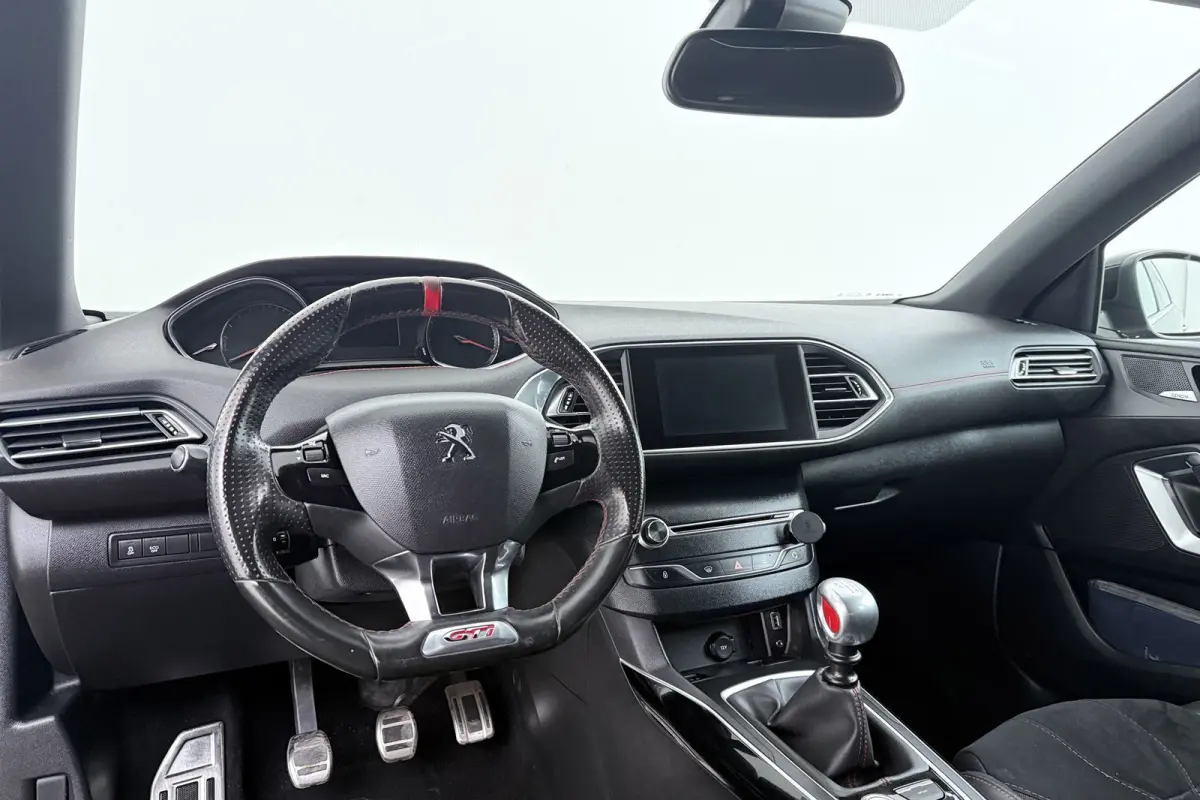 1.6 e-THP GTi 250 | Org NL | Camera | Stoelverwarming | Denon Audio | Keyless Entry/Start | Stoelmassage |