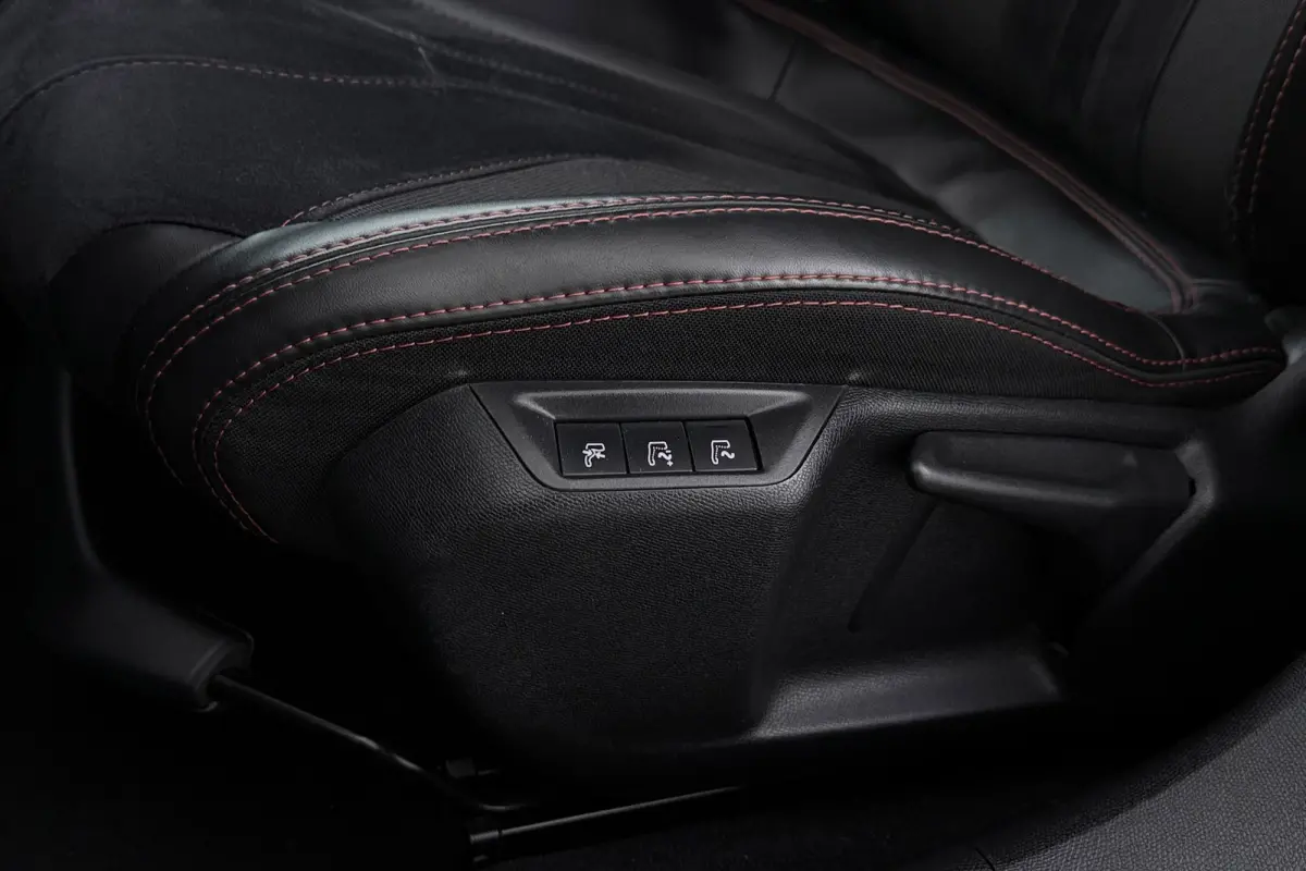 1.6 e-THP GTi 250 | Org NL | Camera | Stoelverwarming | Denon Audio | Keyless Entry/Start | Stoelmassage |