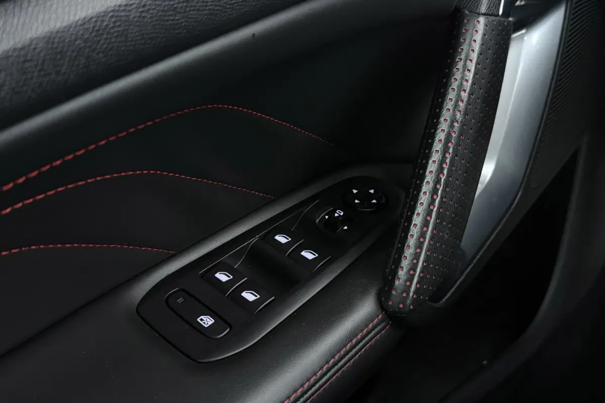 1.6 e-THP GTi 250 | Org NL | Camera | Stoelverwarming | Denon Audio | Keyless Entry/Start | Stoelmassage |