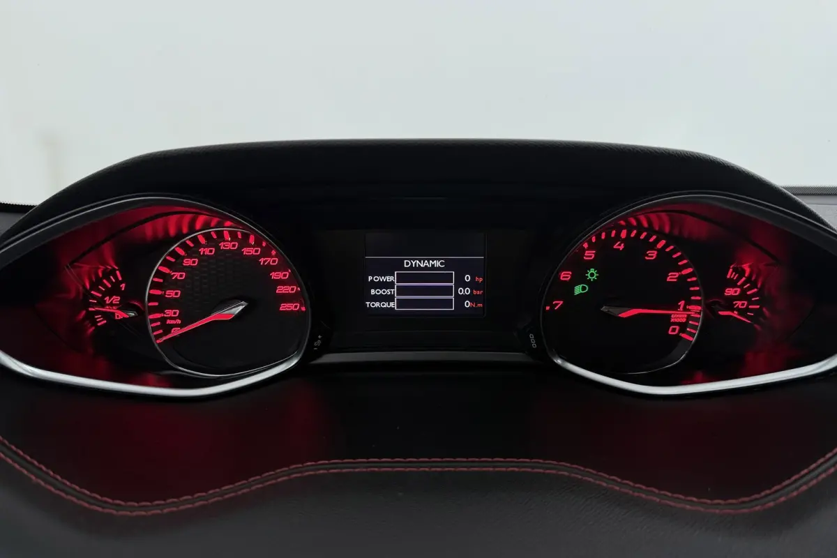 1.6 e-THP GTi 250 | Org NL | Camera | Stoelverwarming | Denon Audio | Keyless Entry/Start | Stoelmassage |