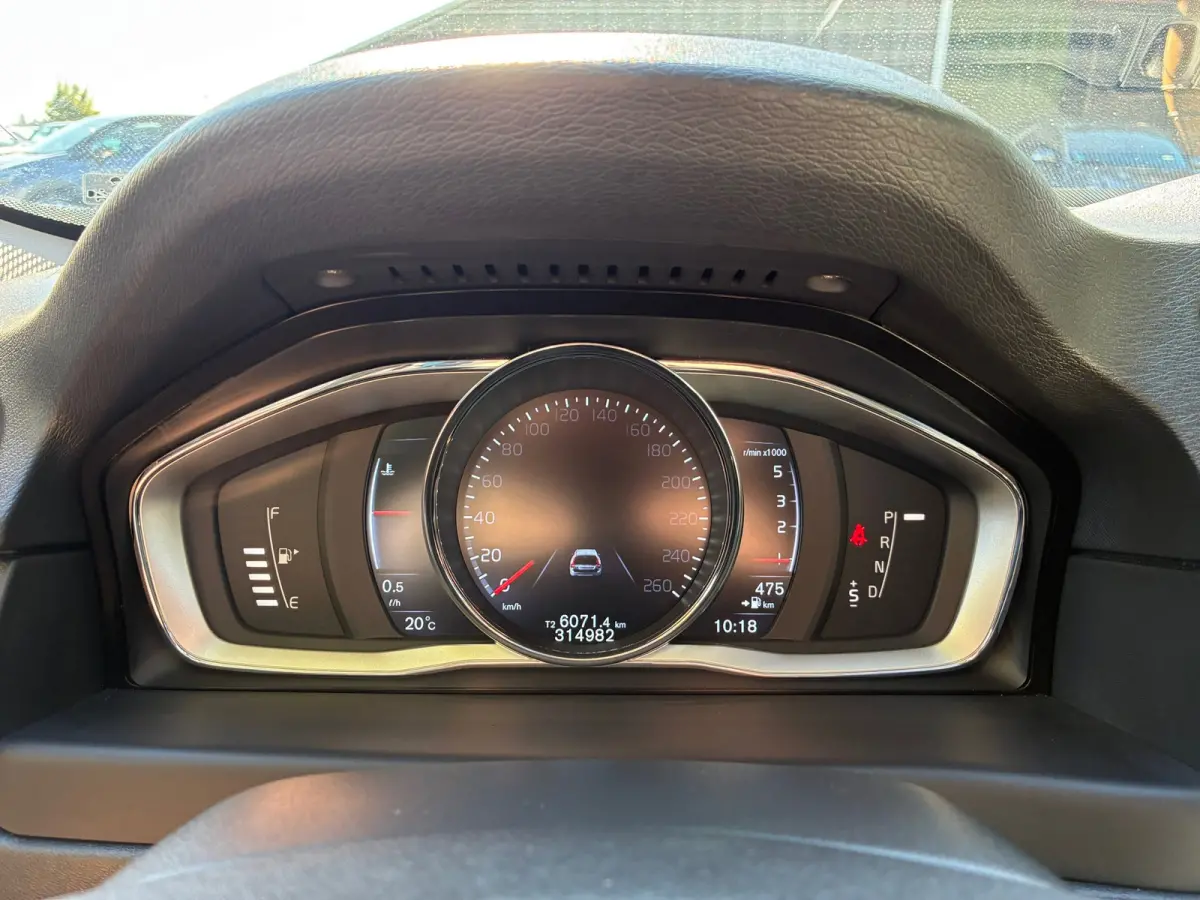 2.0 D3 Polar+ | Schuif/kanteldak + Harman/Kardon + Leder Nu € 7.975,-!!!