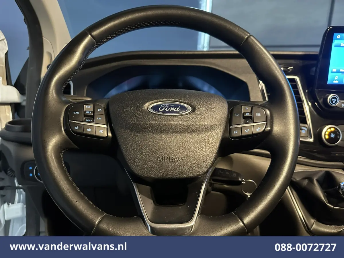 2.0 TDCI 130pk L2H1 Euro6 Airco | Navigatie | Apple Carplay | LED | Cruisecontrol | 2800kg Trekhaak Android Auto, Verwarmde voorruit, Stoelverwarming, Parkeersensoren, Bijrijdersbank
