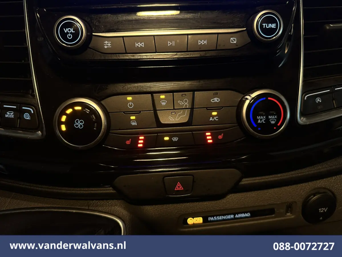 2.0 TDCI 130pk L2H1 Euro6 Airco | Navigatie | Apple Carplay | LED | Cruisecontrol | 2800kg Trekhaak Android Auto, Verwarmde voorruit, Stoelverwarming, Parkeersensoren, Bijrijdersbank