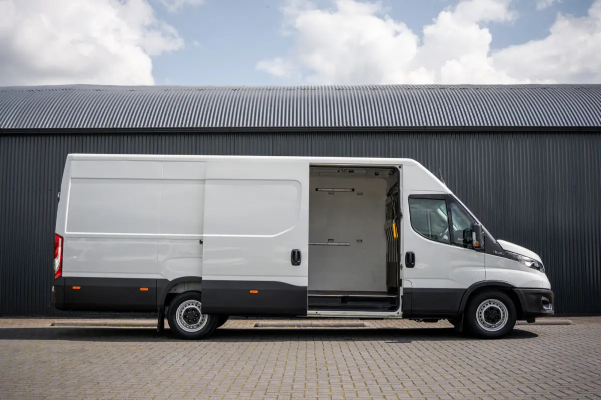 35S16 | L4H2 | 157 PK | 3-Zits | Airco | Parkeersensoren
