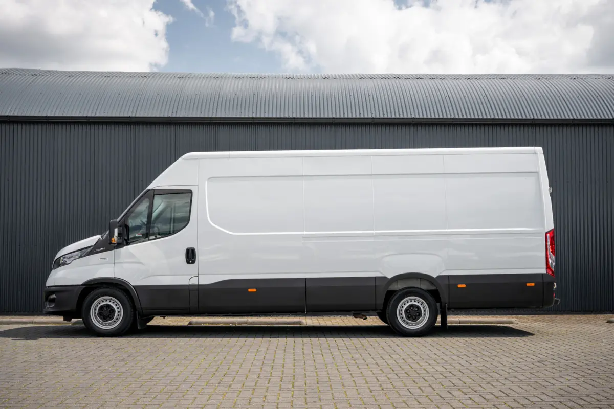 35S16 | L4H2 | 157 PK | 3-Zits | Airco | Parkeersensoren
