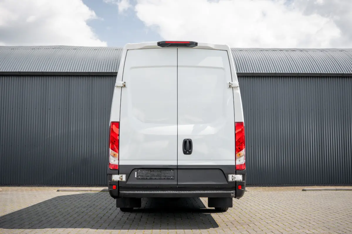 35S16 | L4H2 | 157 PK | 3-Zits | Airco | Parkeersensoren