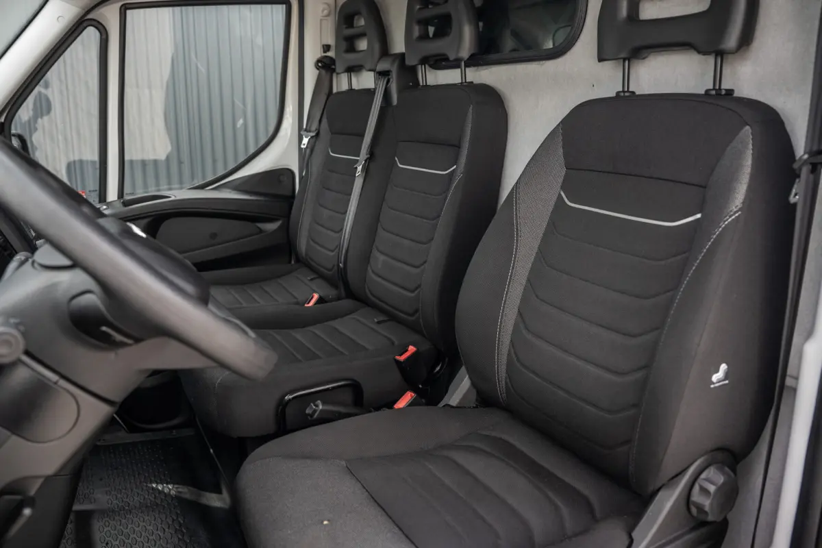 **35S16 | L4H2 | 157 PK | 3-Zits | Airco | Parkeersensoren**