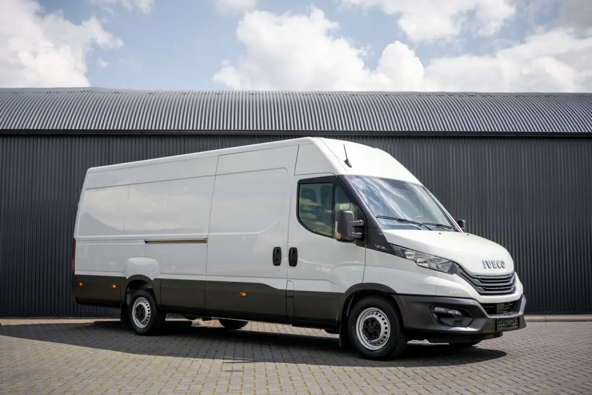 35S16 | L4H2 | 157 PK | 3-Zits | Airco | Parkeersensoren