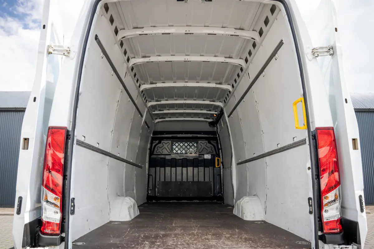 **35S16 | L4H2 | 157 PK | 3-Zits | Airco | Parkeersensoren**