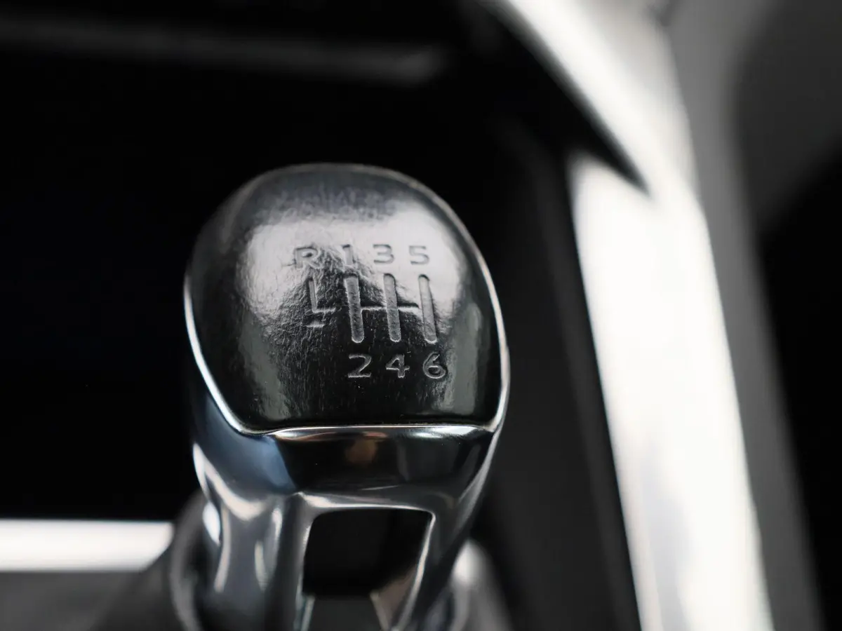 1.2 PureTech Blue Lease Active | NAVIGATIE | ACHTERUITRIJCAMERA | APPLE CARPLAY / ANDROID AUTO | CLIMATE CONTROL |
