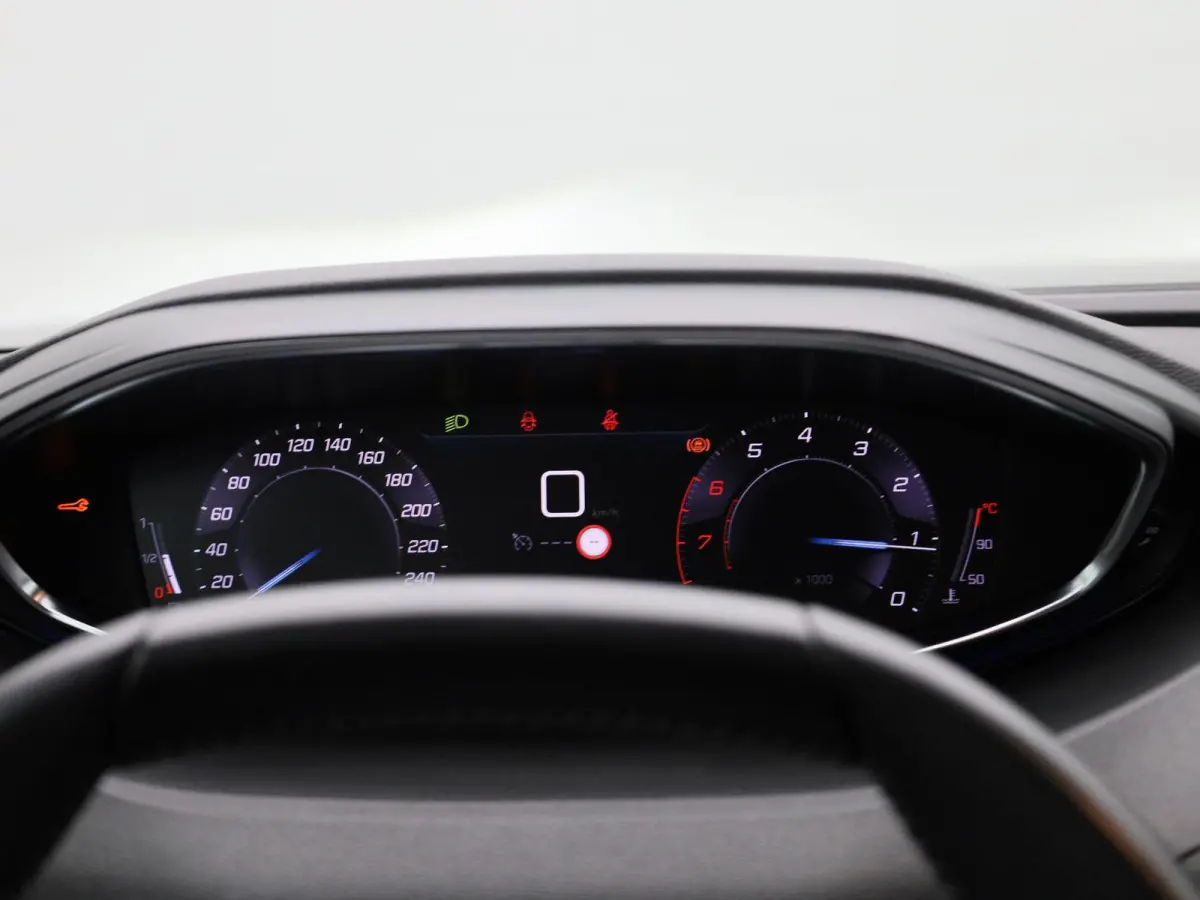 1.2 PureTech Blue Lease Active | NAVIGATIE | ACHTERUITRIJCAMERA | APPLE CARPLAY / ANDROID AUTO | CLIMATE CONTROL |