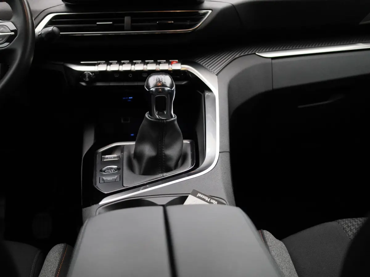 1.2 PureTech Blue Lease Active | NAVIGATIE | ACHTERUITRIJCAMERA | APPLE CARPLAY / ANDROID AUTO | CLIMATE CONTROL |