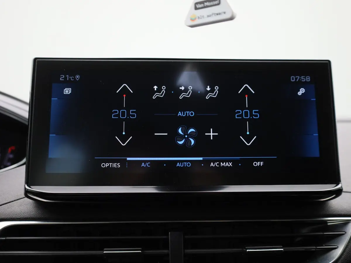 1.2 PureTech Blue Lease Active | NAVIGATIE | ACHTERUITRIJCAMERA | APPLE CARPLAY / ANDROID AUTO | CLIMATE CONTROL |