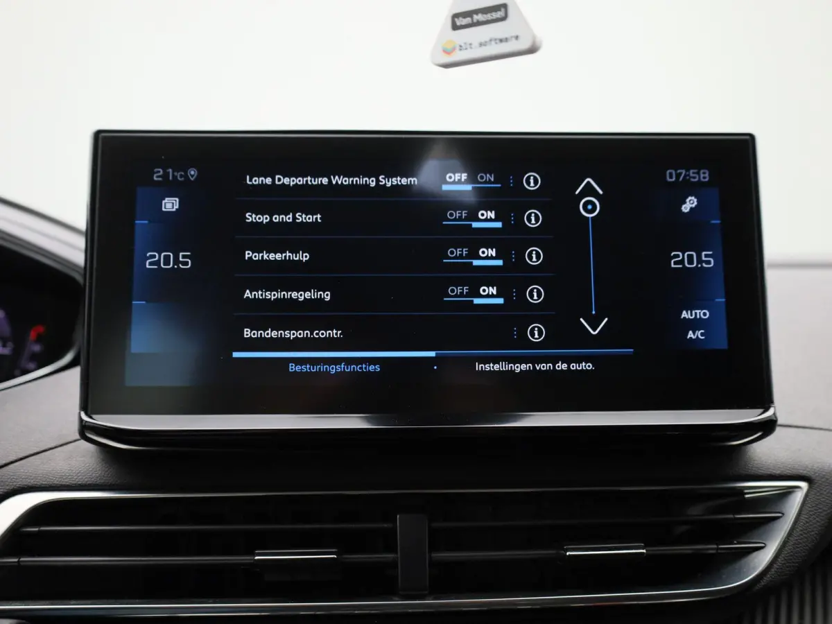 1.2 PureTech Blue Lease Active | NAVIGATIE | ACHTERUITRIJCAMERA | APPLE CARPLAY / ANDROID AUTO | CLIMATE CONTROL |