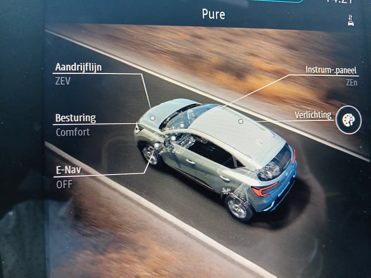 1.6 E-Tech Plug-in Hybrid 160 Edition One GROOT NAV,VIRTUAL DASH. AUTOMAAT