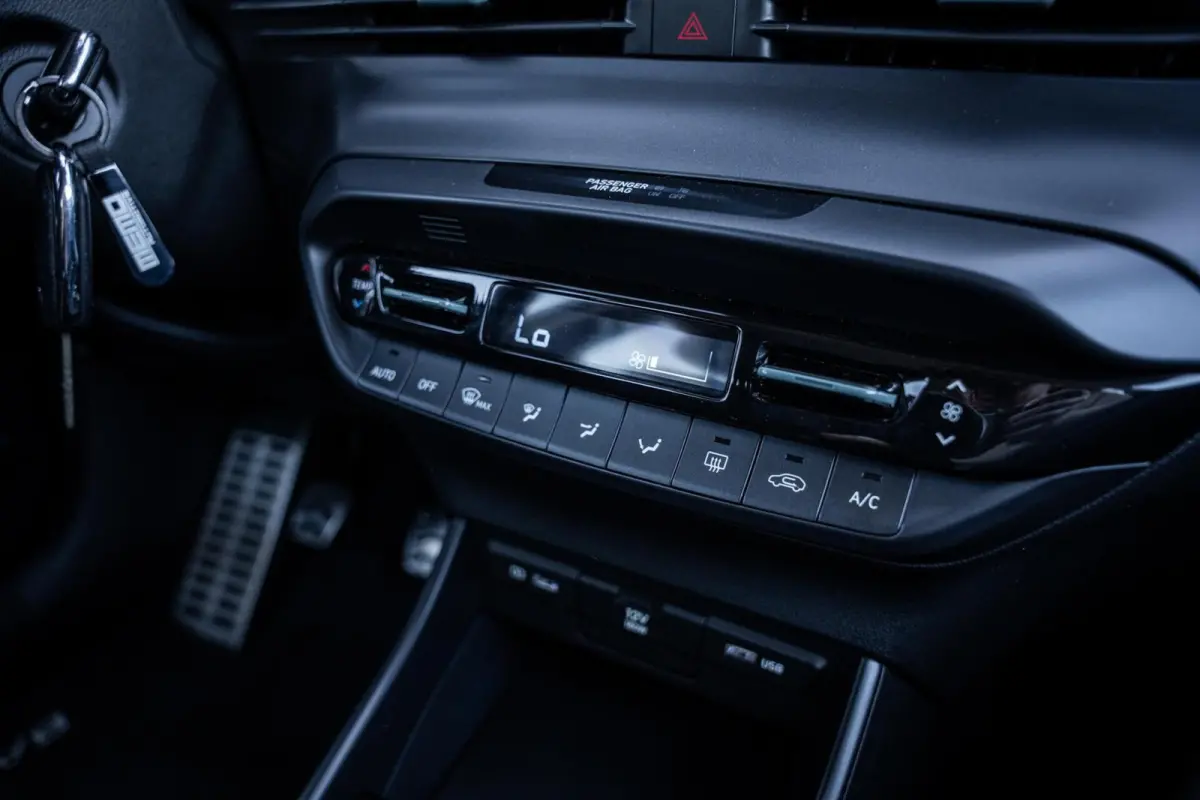 1.0 T-GDI*BOSE*CAMERA*DIGITAAL DASH*CARPLAY*LED