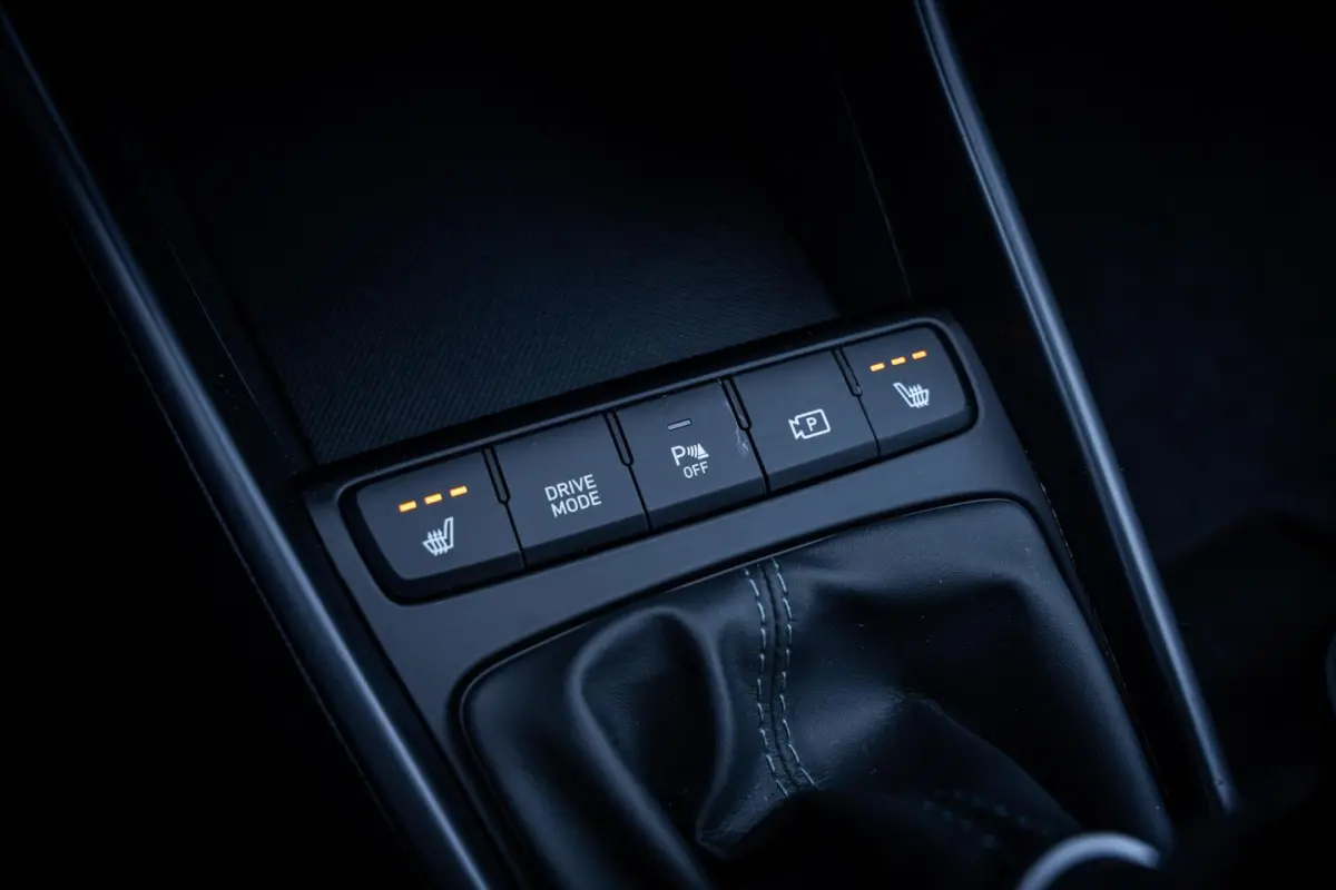 1.0 T-GDI*BOSE*CAMERA*DIGITAAL DASH*CARPLAY*LED