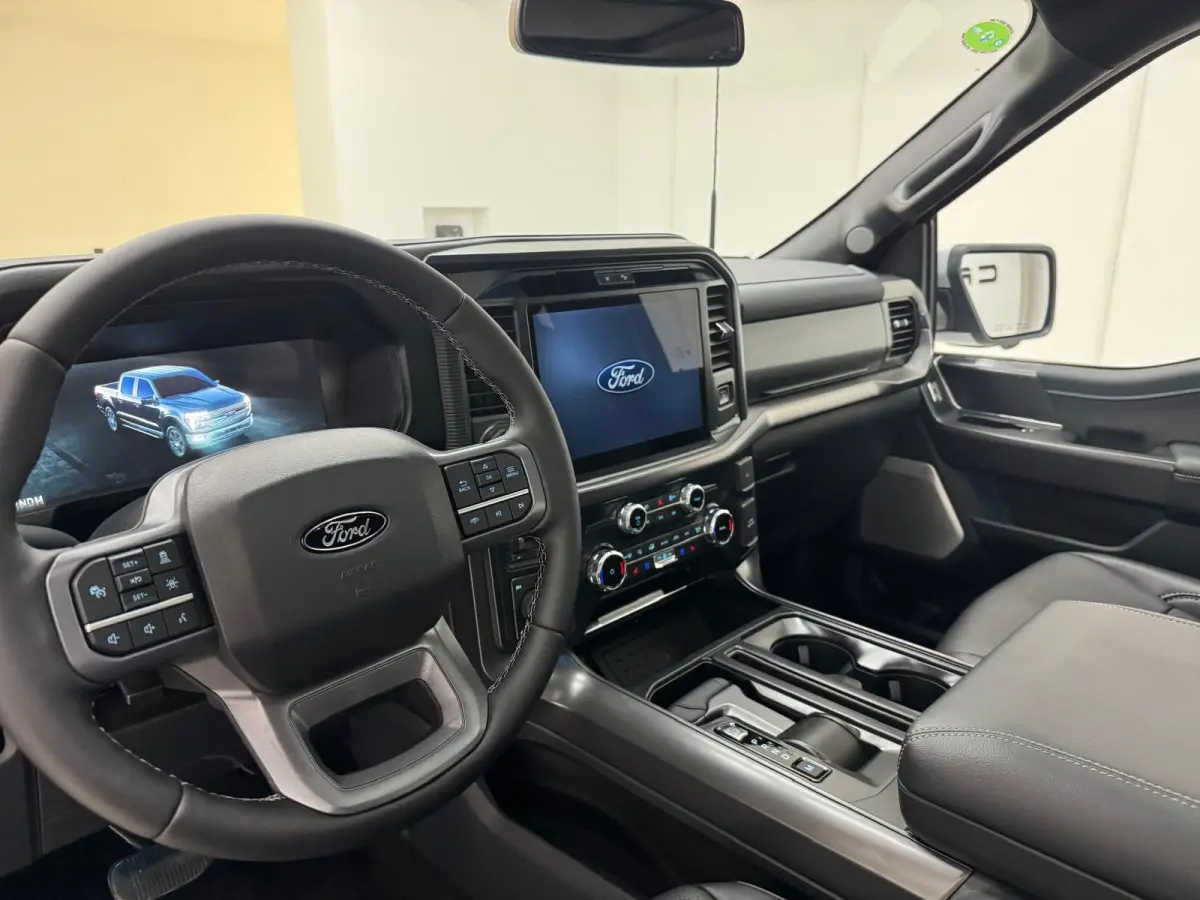 USA 5.0 V8 Lariat black FX4 / B&O / Pano / HUD