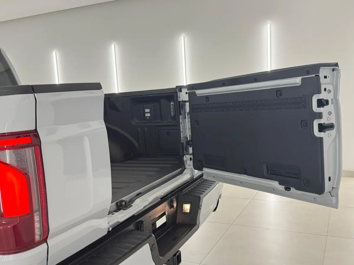 USA 5.0 V8 Lariat black FX4 / B&O / Pano / HUD