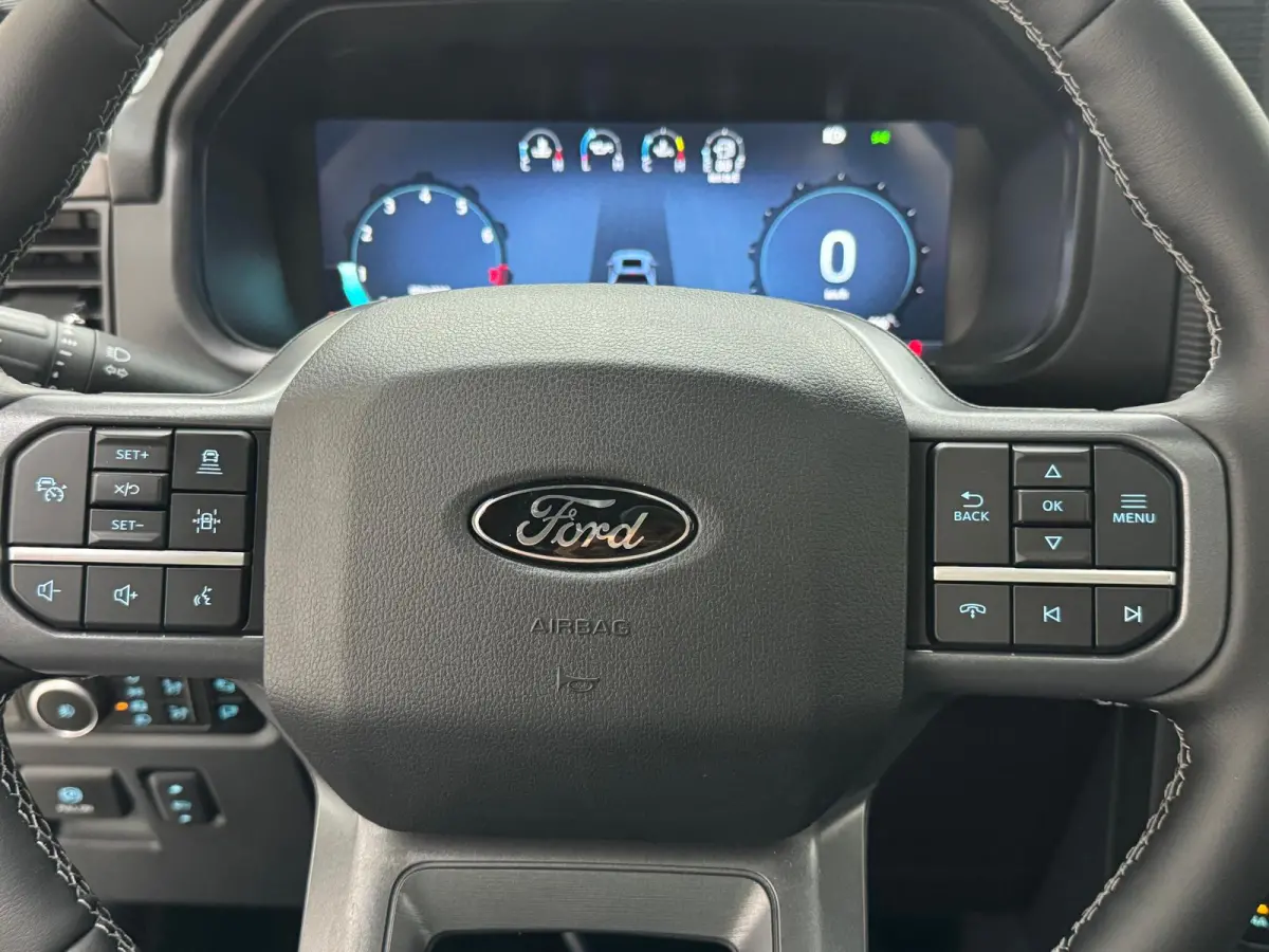 USA 5.0 V8 Lariat black FX4 / B&O / Pano / HUD