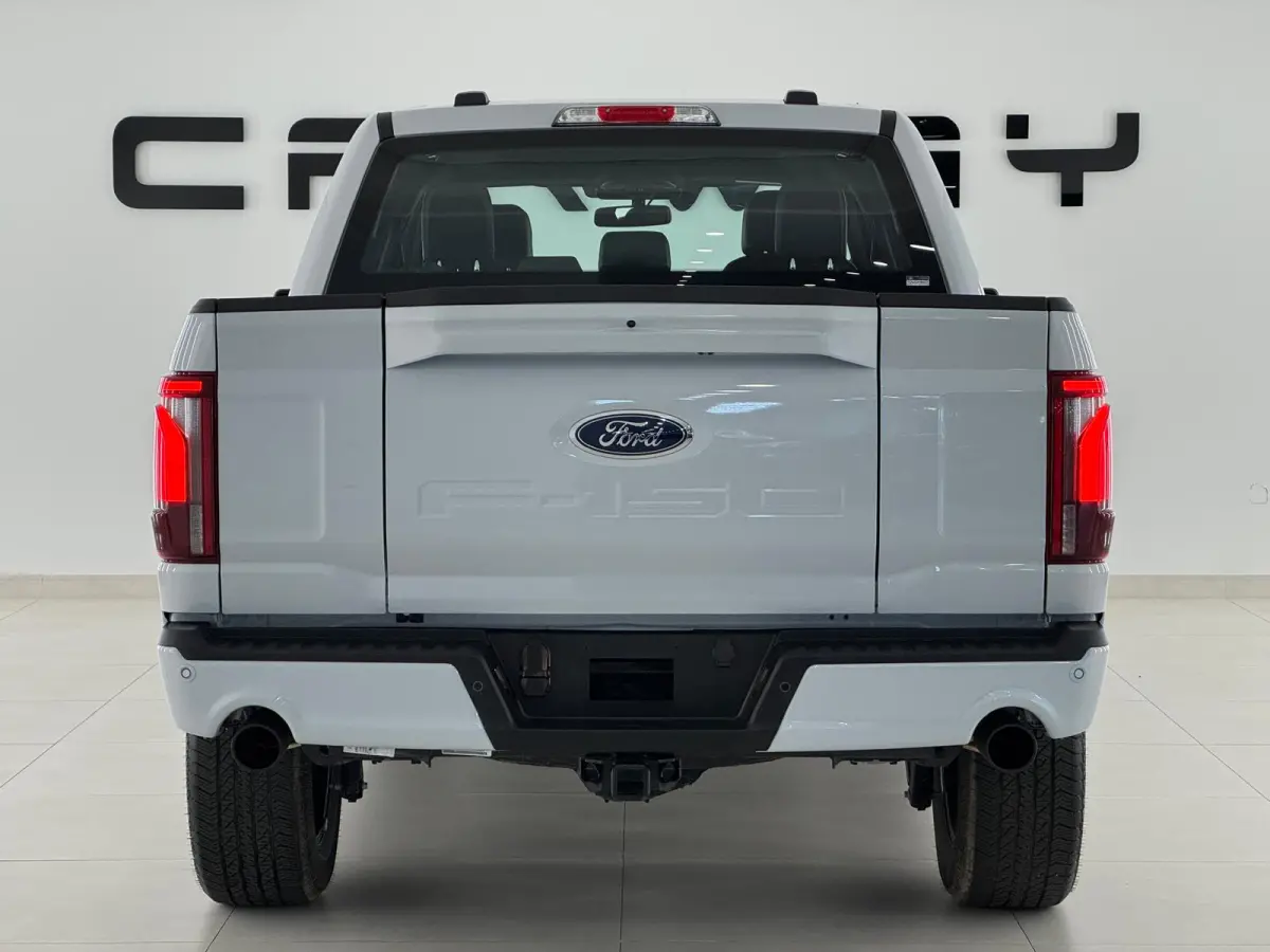 USA 5.0 V8 Lariat black FX4 / B&O / Pano / HUD