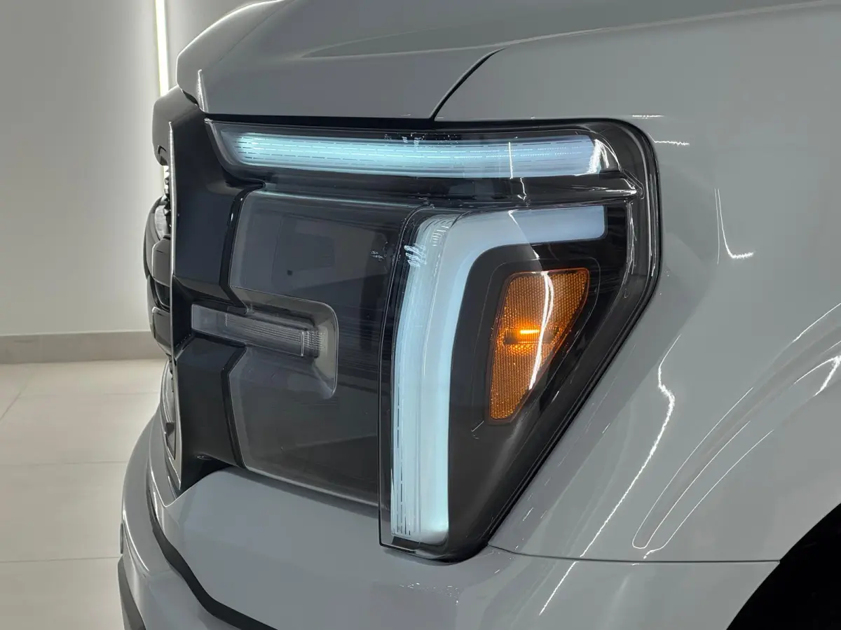 USA 5.0 V8 Lariat black FX4 / B&O / Pano / HUD