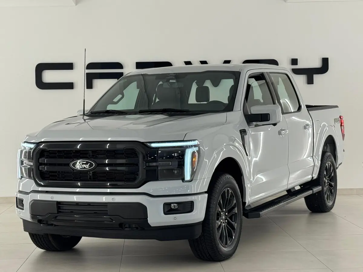 USA 5.0 V8 Lariat black FX4 / B&O / Pano / HUD