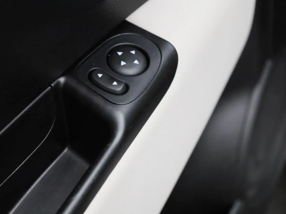 1.0 Hybrid Dolcevita | Apple Carplay | Cruise Control | Airconditioning | LMV |