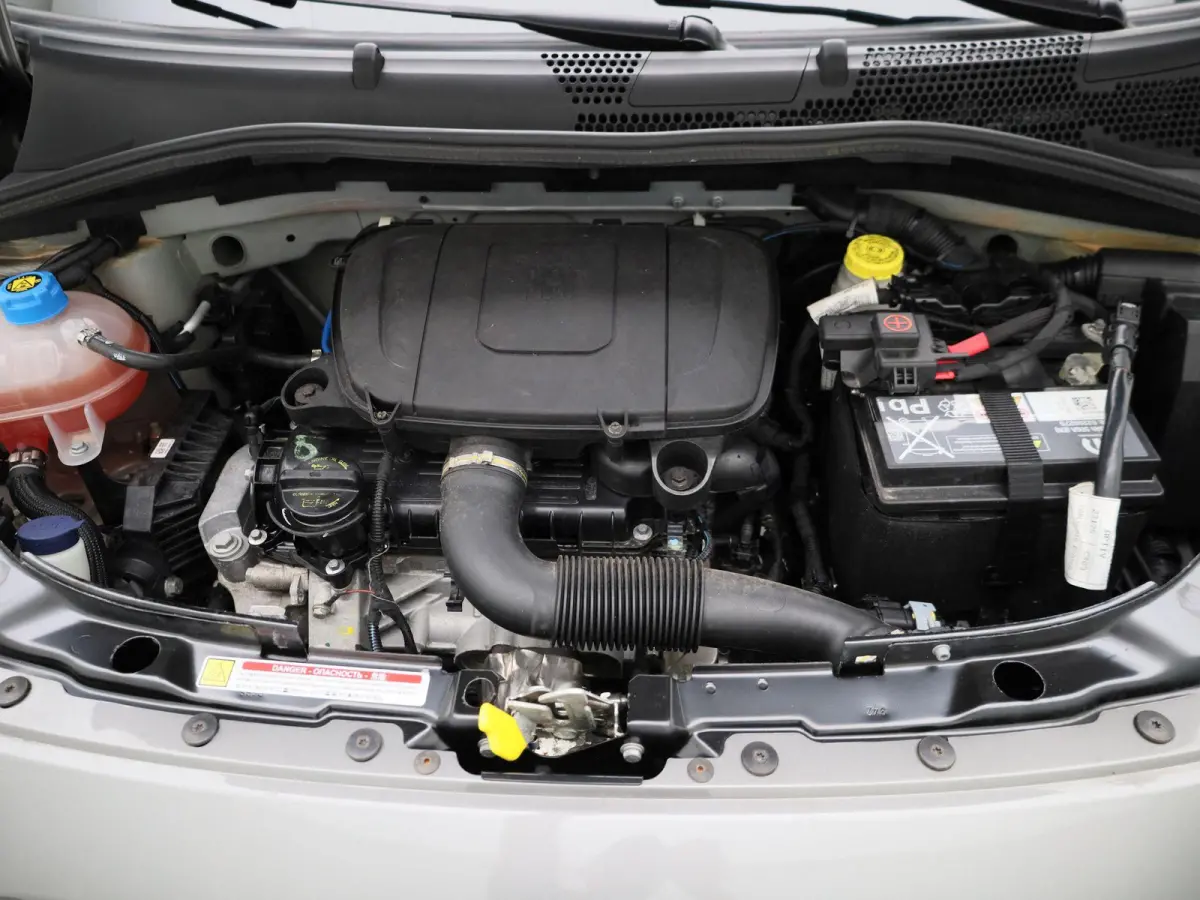1.0 Hybrid Dolcevita | Apple Carplay | Cruise Control | Airconditioning | LMV |