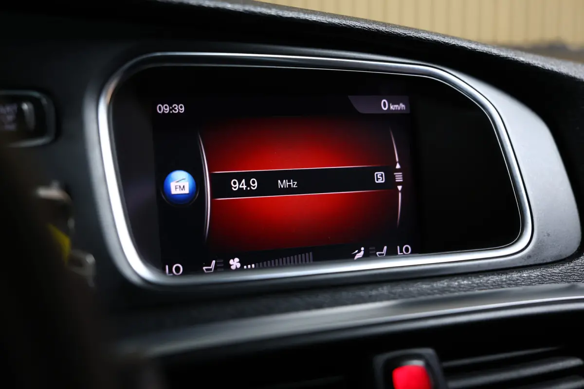 2.0 T5 R-Design AVM NAVI CLIMA CRUISE PDC STOELVERWARMING "18