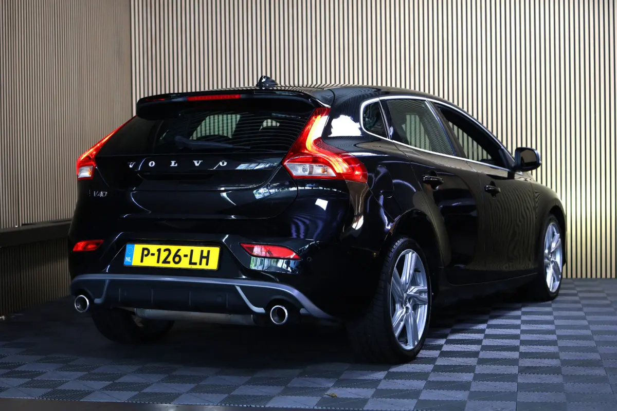 2.0 T5 R-Design AVM NAVI CLIMA CRUISE PDC STOELVERWARMING "18