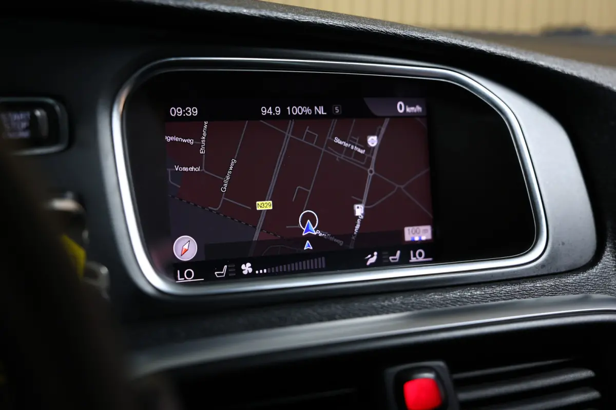 2.0 T5 R-Design AVM NAVI CLIMA CRUISE PDC STOELVERWARMING "18