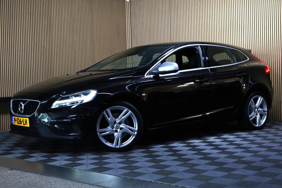 2.0 T5 R-Design AVM NAVI CLIMA CRUISE PDC STOELVERWARMING "18