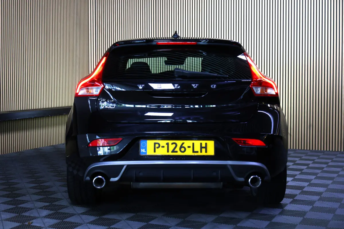 2.0 T5 R-Design AVM NAVI CLIMA CRUISE PDC STOELVERWARMING "18