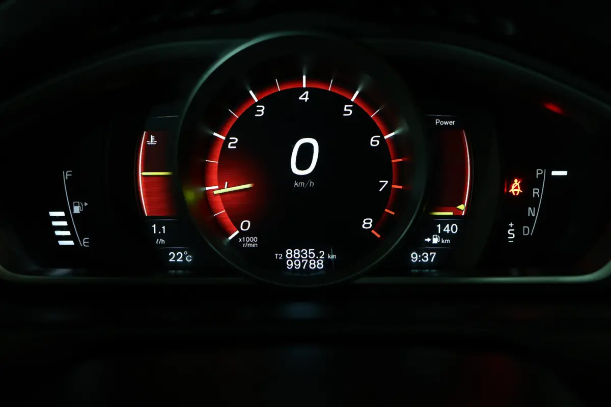 2.0 T5 R-Design AVM NAVI CLIMA CRUISE PDC STOELVERWARMING "18