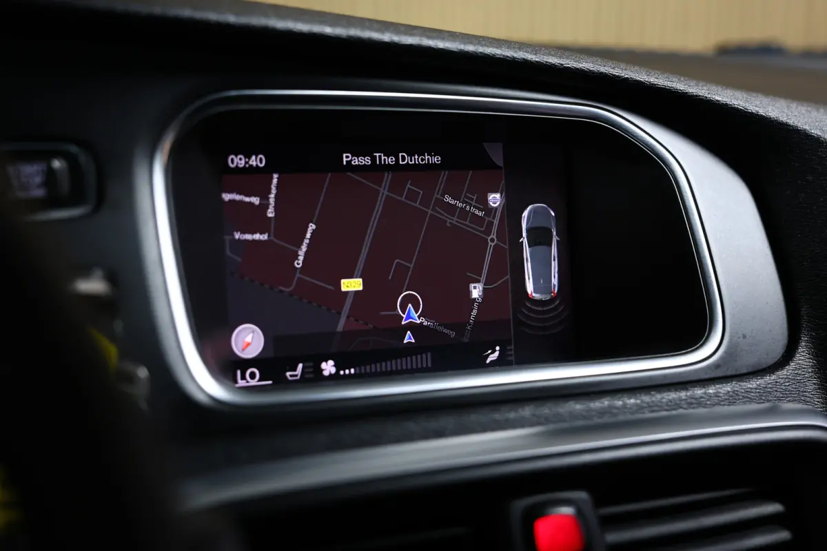 2.0 T5 R-Design AVM NAVI CLIMA CRUISE PDC STOELVERWARMING "18
