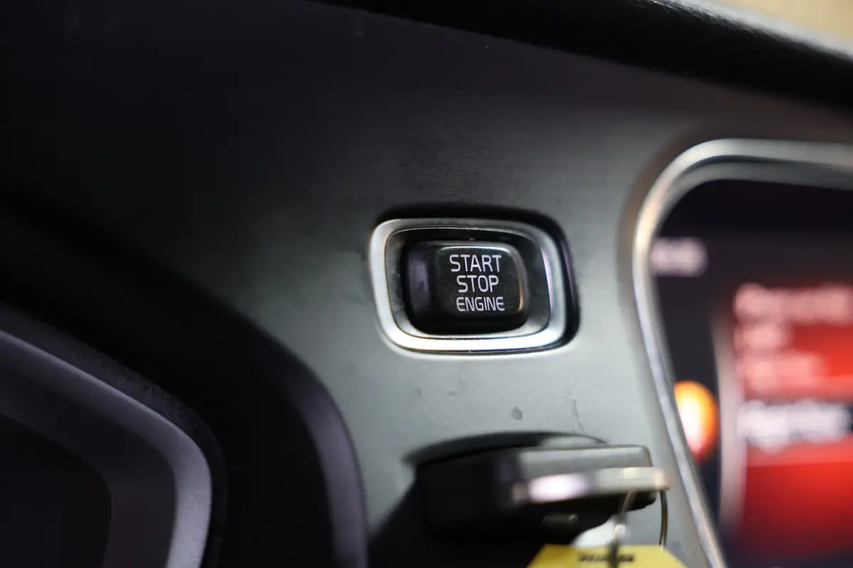 2.0 T5 R-Design AVM NAVI CLIMA CRUISE PDC STOELVERWARMING "18